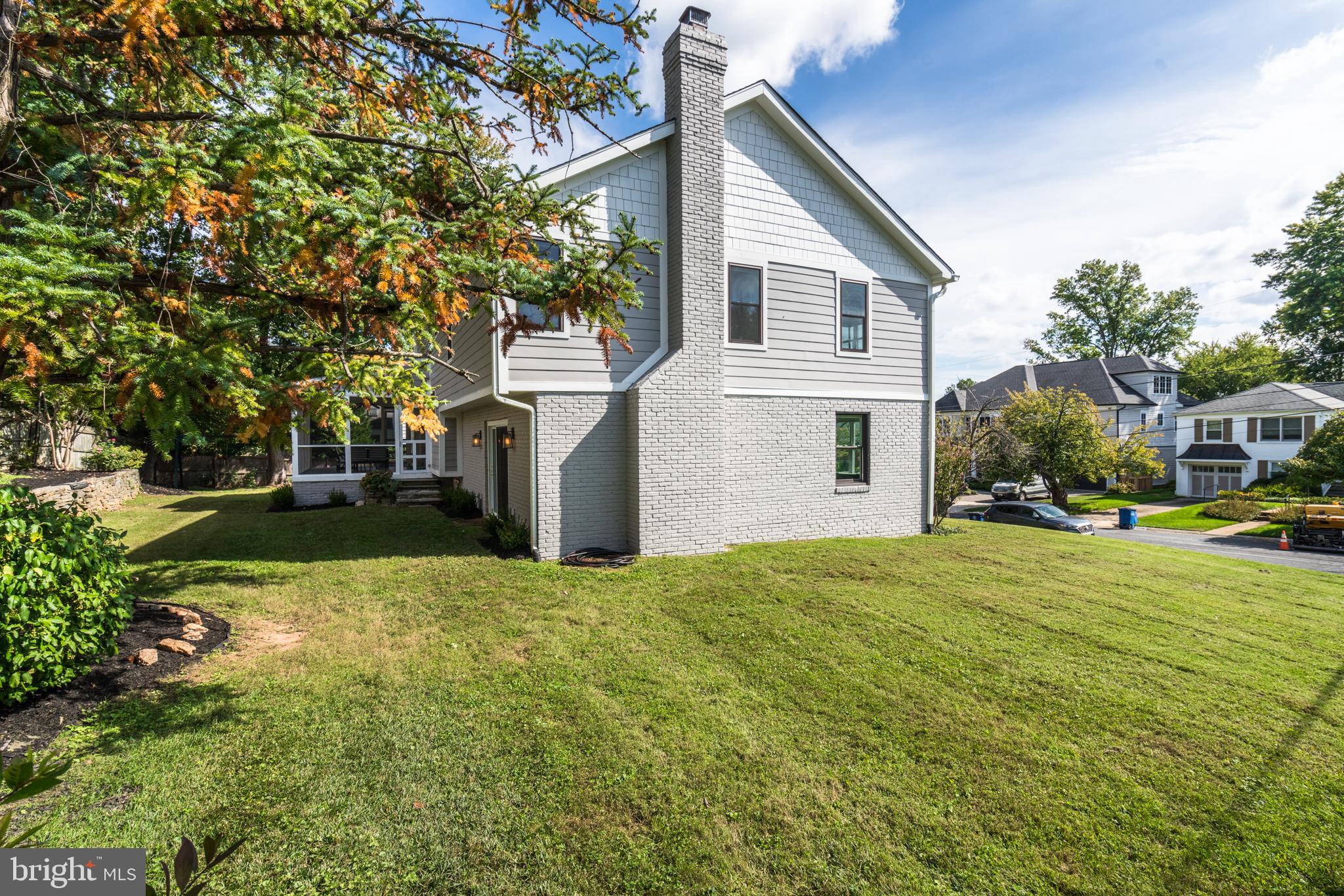 5507 Durbin Road Bethesda, MD 20814 - Photo 43 of 50 Side yard view, on a corner lot