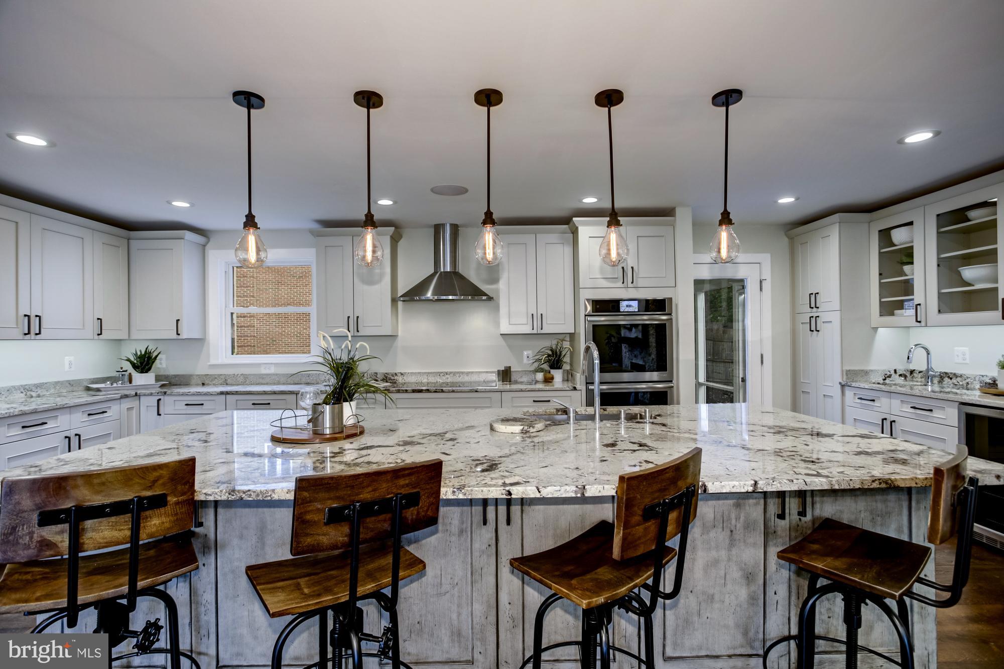 5507 Durbin Road Bethesda, MD 20814 - Photo 7 of 50 U-shape chefs kitchen has every detail covered