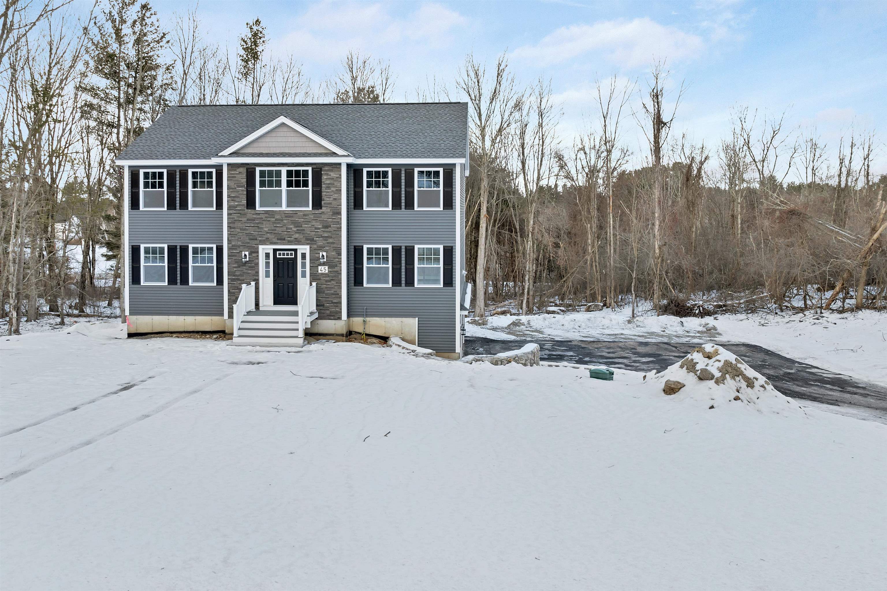 45 Dutton Road Pelham, NH 03076 - Photo 4 of 50