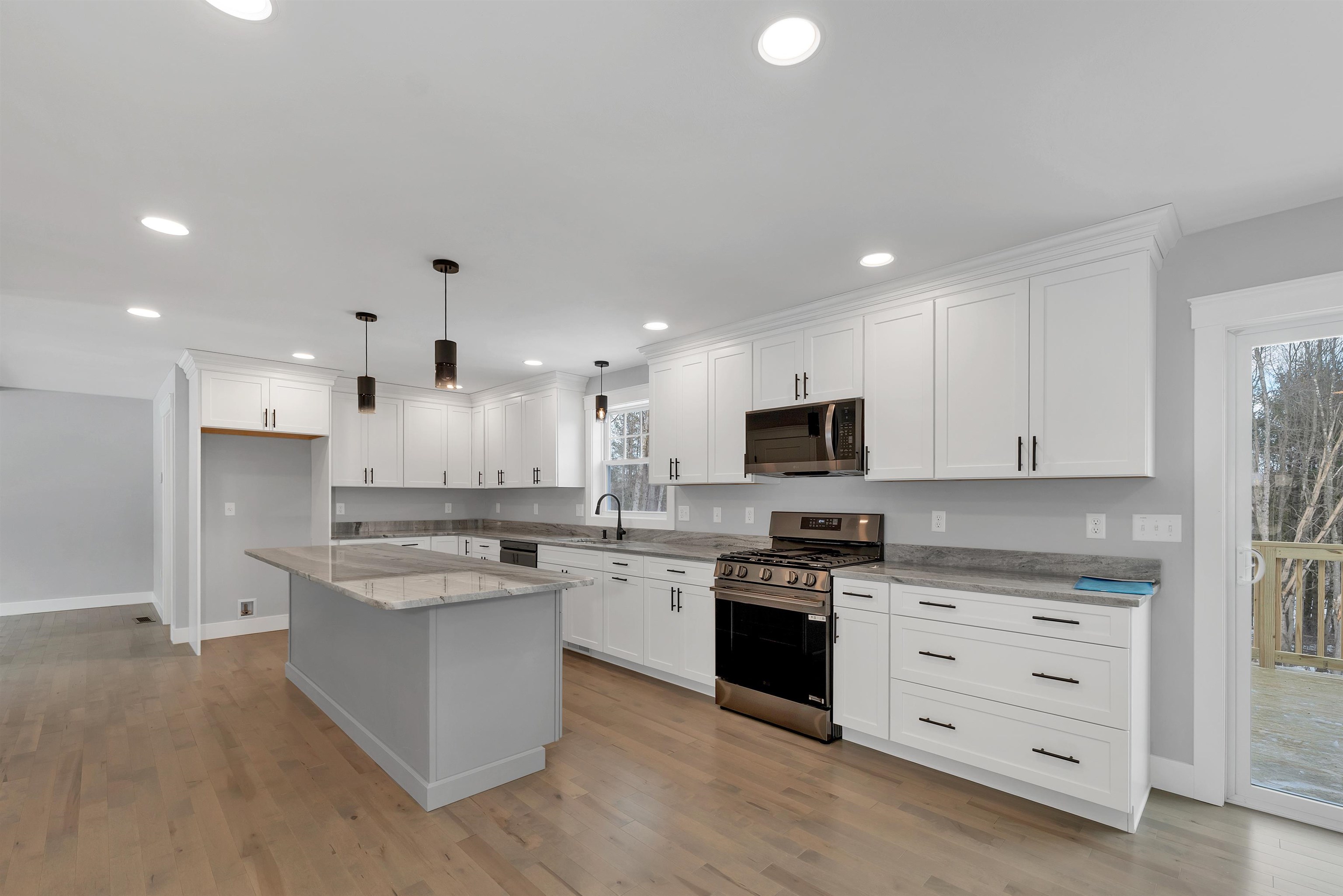 45 Dutton Road Pelham, NH 03076 - Photo 7 of 50