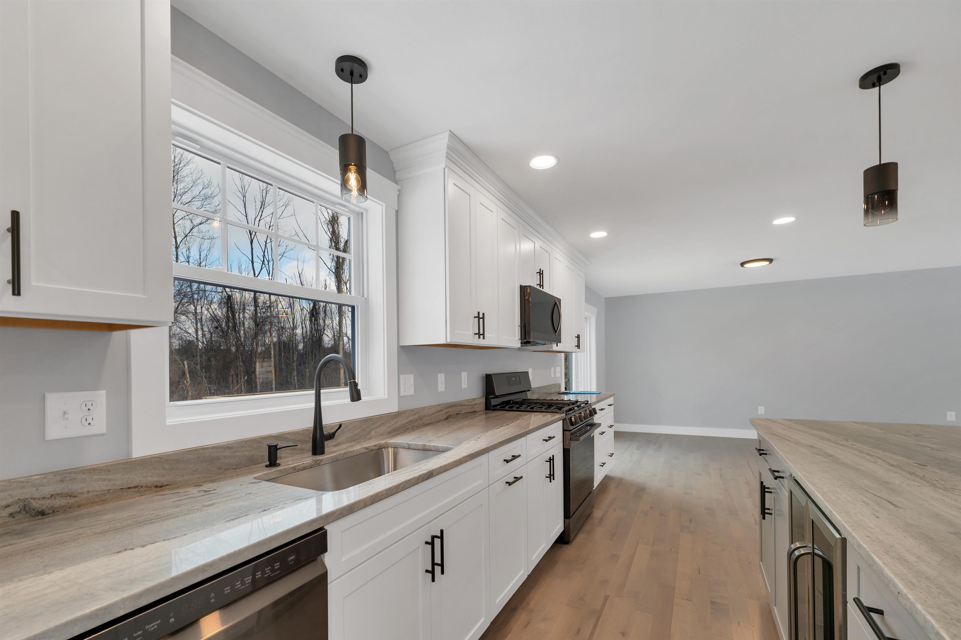 45 Dutton Road Pelham, NH 03076 - Photo 8 of 50