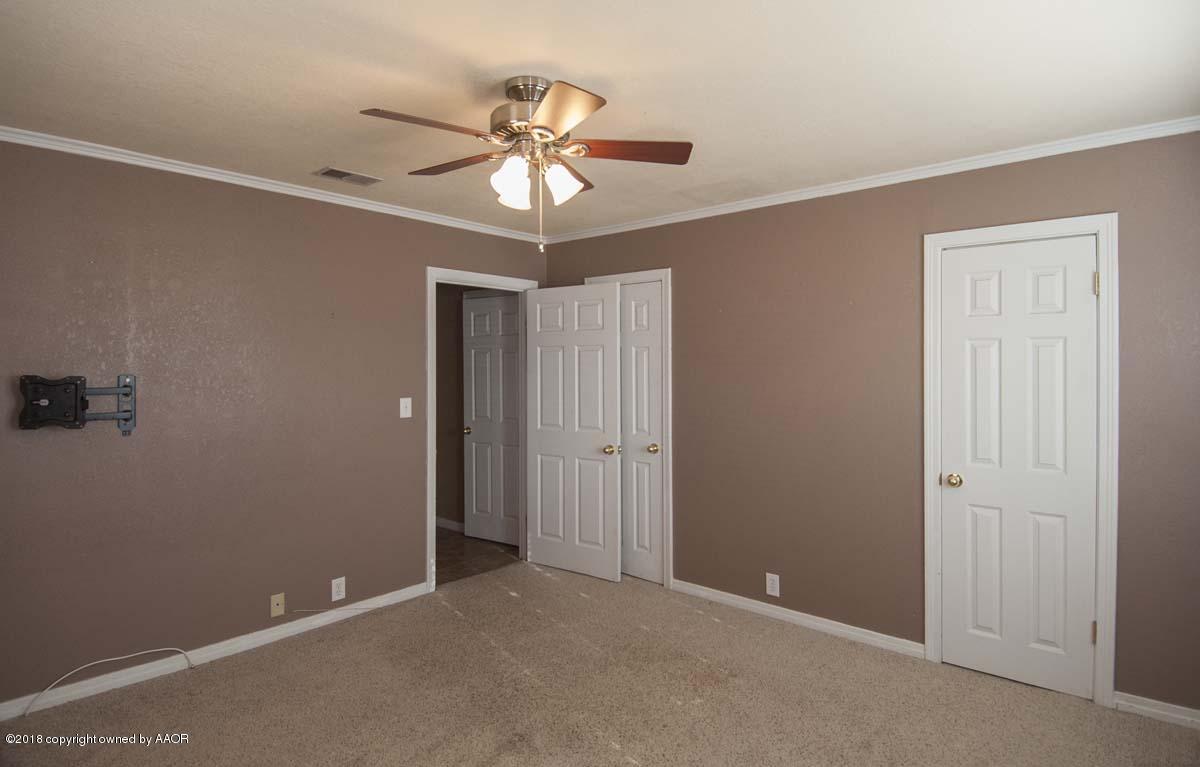 3414 South Rusk Street Amarillo, TX 79109 - Photo 19 of 32 BEDROOM 2 VIEW 2