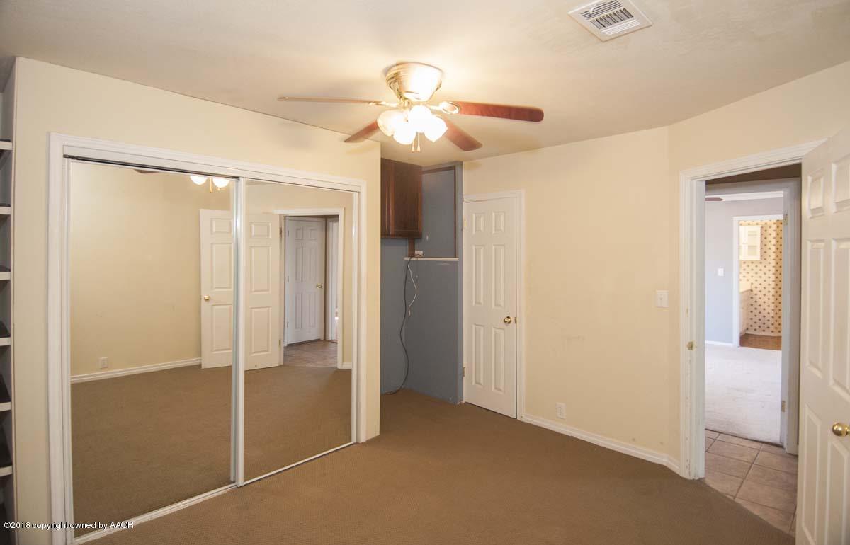 3414 South Rusk Street Amarillo, TX 79109 - Photo 21 of 32 BEDROOM 3 VIEW 2