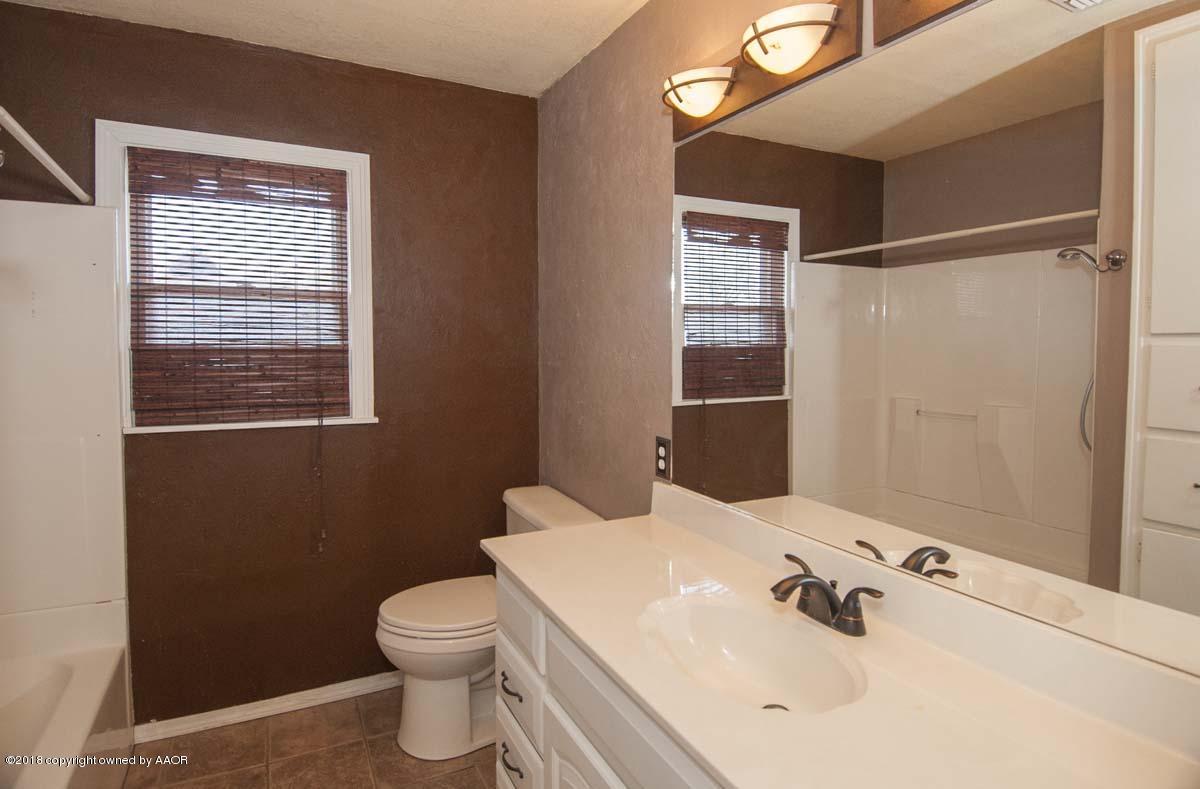 3414 South Rusk Street Amarillo, TX 79109 - Photo 22 of 32 BATHROOM 2 VIEW 1