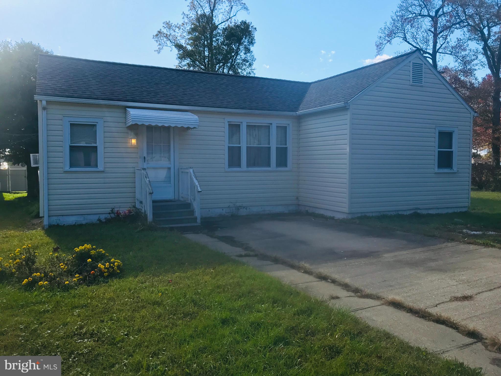 910 Thompson Boulevard Baltimore, MD 21221 - Photo 5 of 14 Exterior