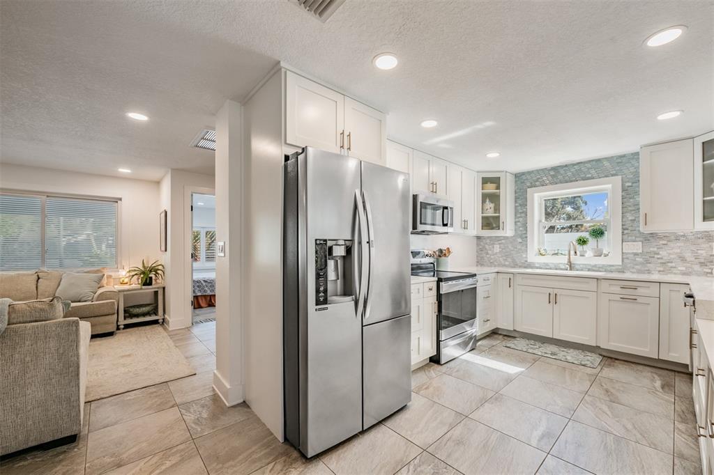 2020 Culberson Avenue Dunedin, FL 34698 - Photo 11 of 43