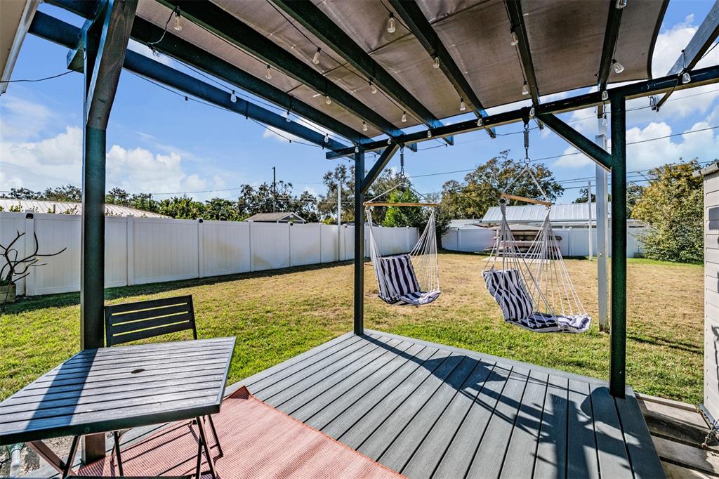 2020 Culberson Avenue Dunedin, FL 34698 - Photo 33 of 52 a view of sitting area with furniture