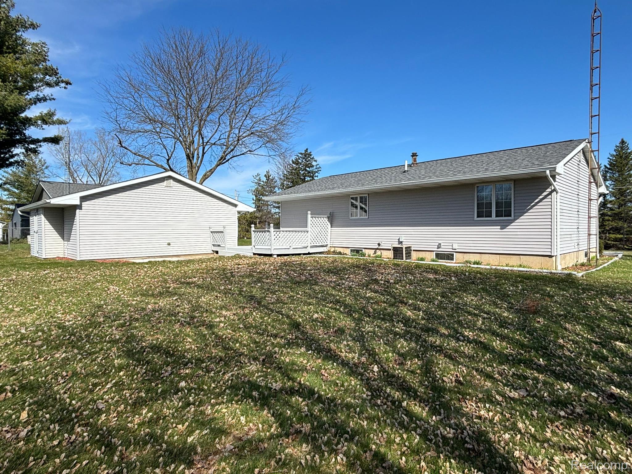 4143 North Henderson Road Davison, MI 48423 - Photo 4 of 16 Gallery Image 4