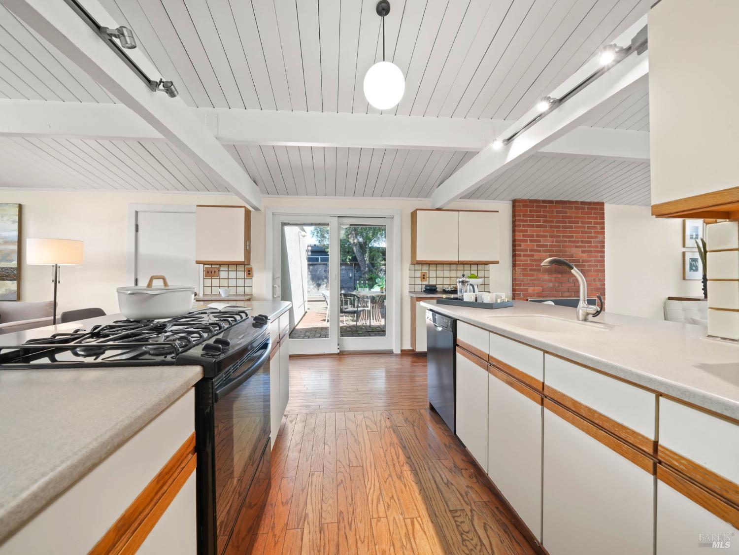 701 Appleberry Drive San Rafael, CA 94903 - Photo 14 of 44