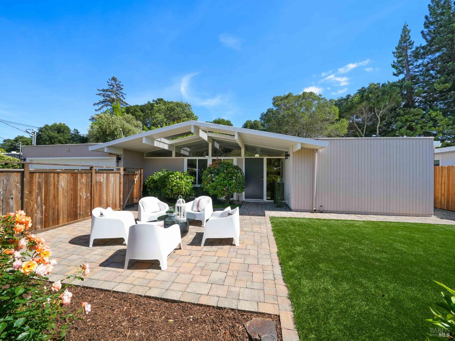 701 Appleberry Drive San Rafael, CA 94903 - Photo 5 of 44