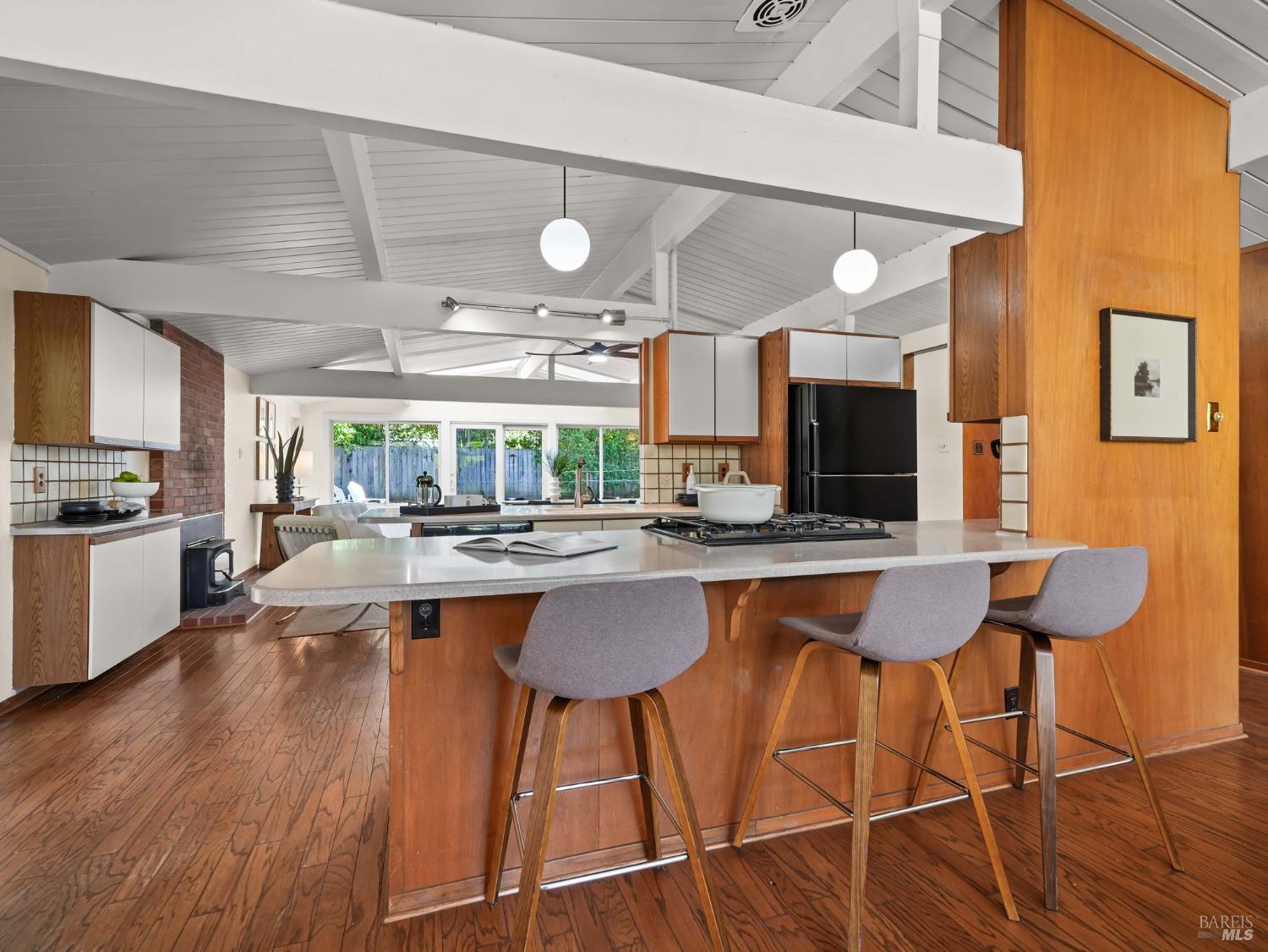 701 Appleberry Drive San Rafael, CA 94903 - Photo 10 of 44