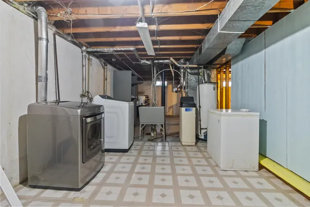 a view of a storage & utility room