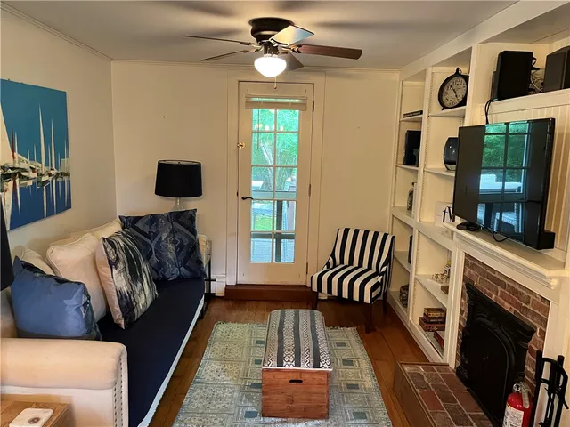 $2,000 | 381 3rd Beach Road, Middletown, RI 02842