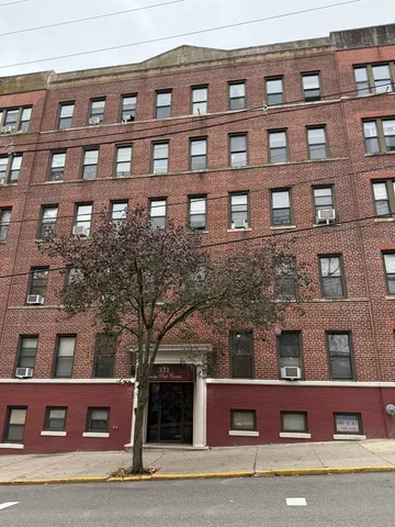 $1,950 | 331 79th Street, Unit 33, North Bergen, NJ 07047