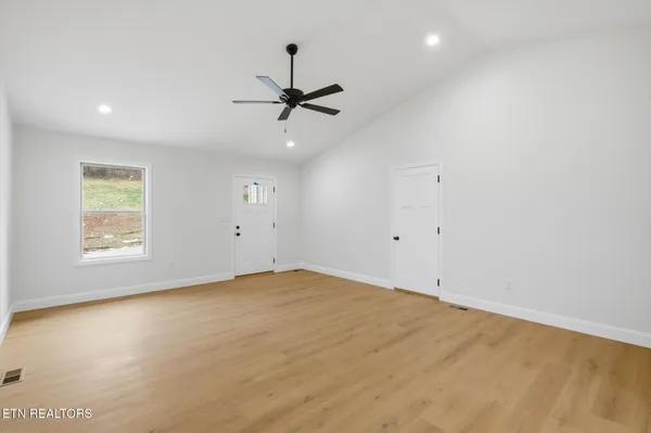 $309,900 | 120 Cross Creek Circle, Maynardville, TN 37807