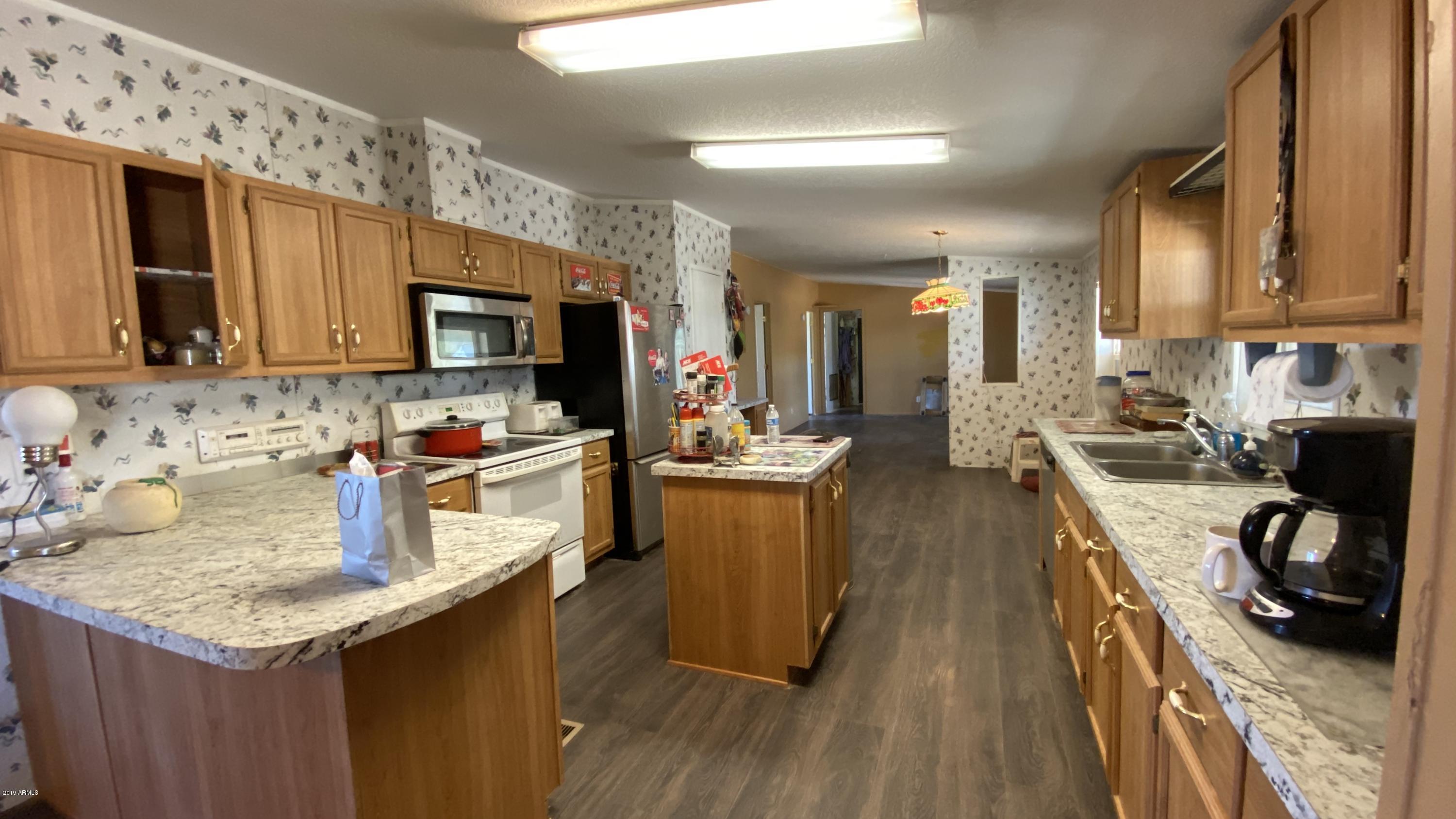 17494 North Stonebluff Road Maricopa, AZ 85139 - Photo 8 of 42 7_Kitchen