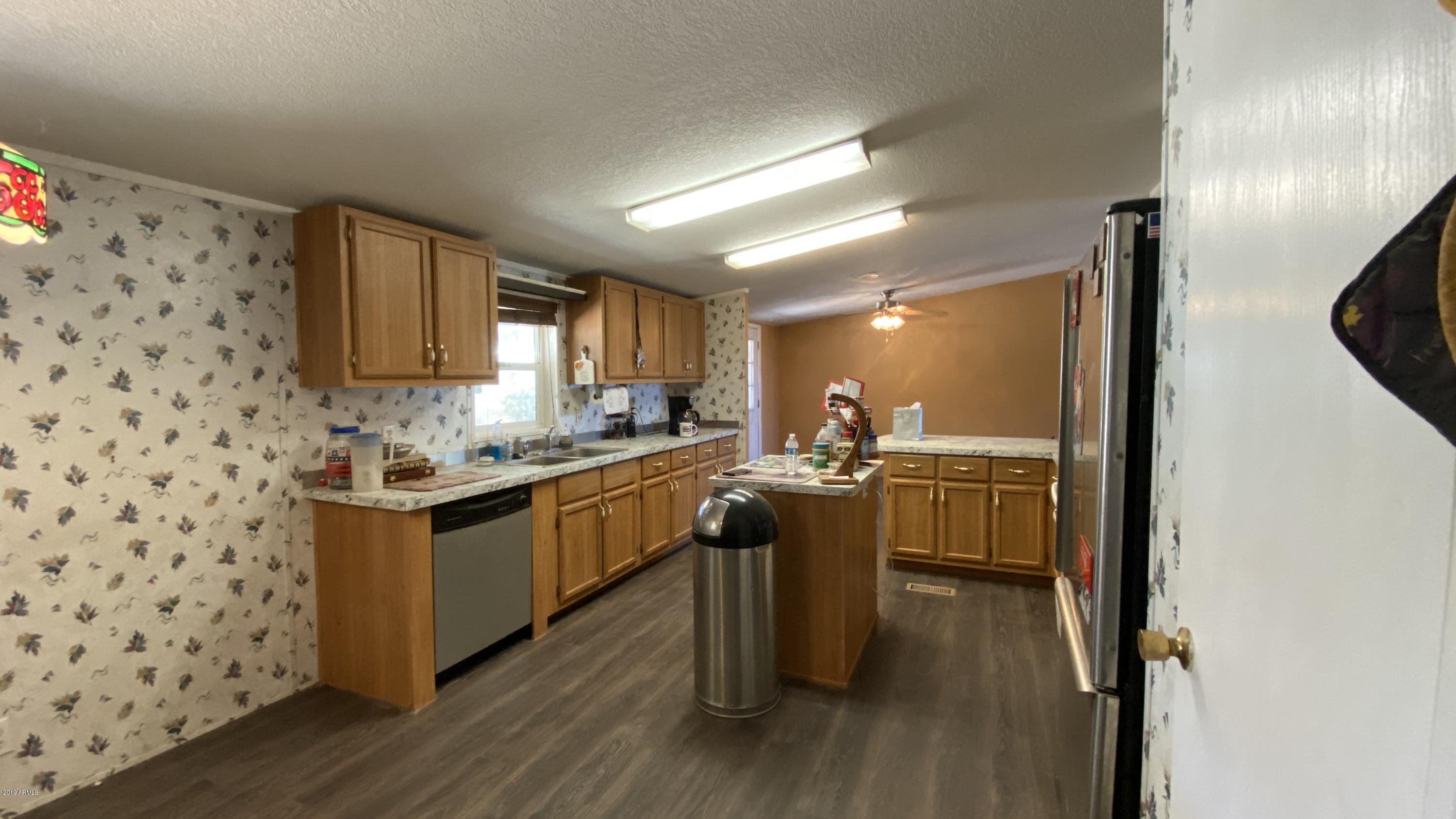 17494 North Stonebluff Road Maricopa, AZ 85139 - Photo 9 of 42 8_Kitchen