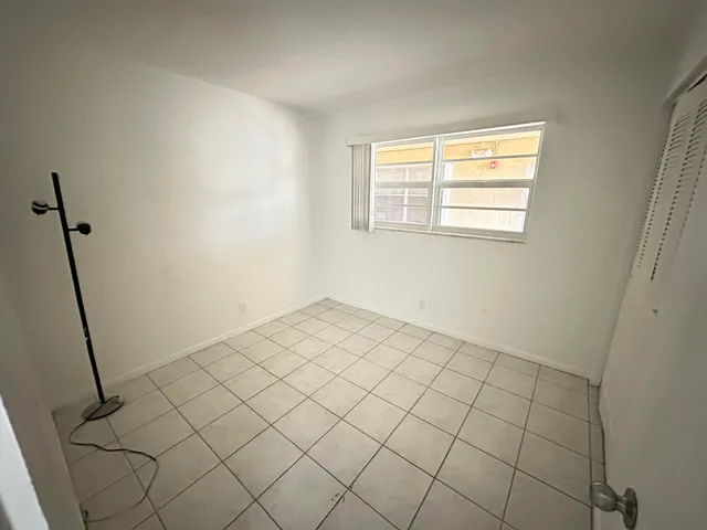 $1,700 | 301 West Ocean Avenue, Unit 10, Lantana, FL 33462