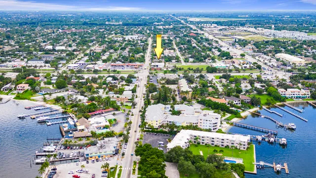 $1,700 | 301 West Ocean Avenue, Unit 10, Lantana, FL 33462