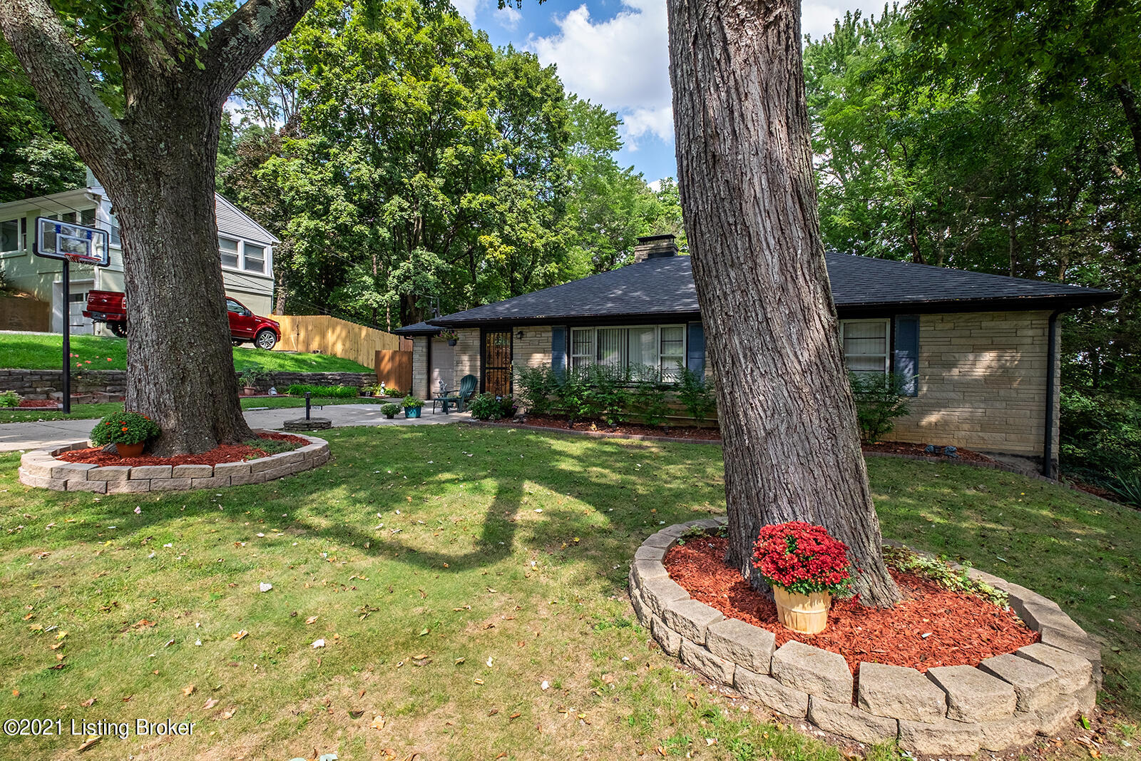 5423 Winding Road Louisville, KY 40214 - Photo 29 of 35 0050