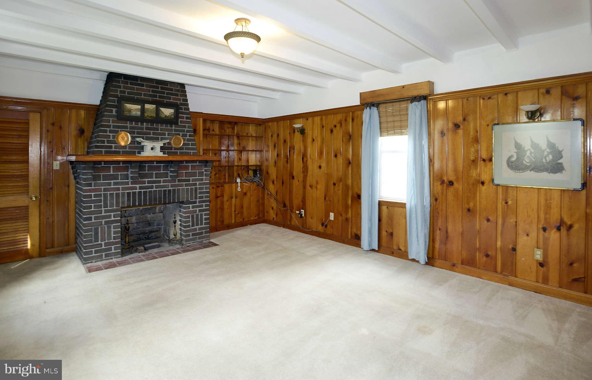 511 Gun Road Baltimore, MD 21227 - Photo 11 of 26 Family Room