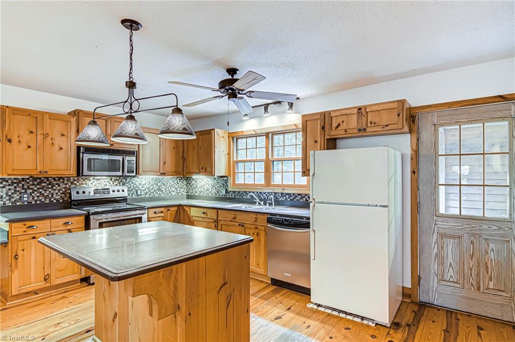 7602 Trowbridge Drive Browns Summit, NC 27214 - Photo 10 of 35