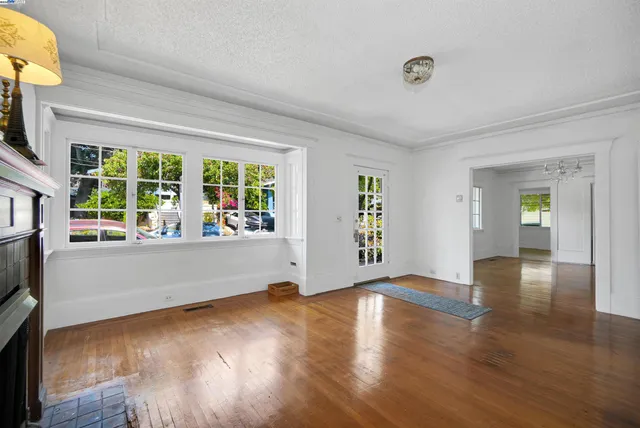 $925,000 | 57 Entrada Avenue, Oakland, CA 94611