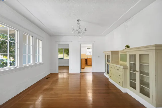 $925,000 | 57 Entrada Avenue, Oakland, CA 94611