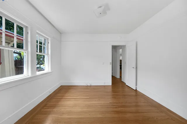 $925,000 | 57 Entrada Avenue, Oakland, CA 94611