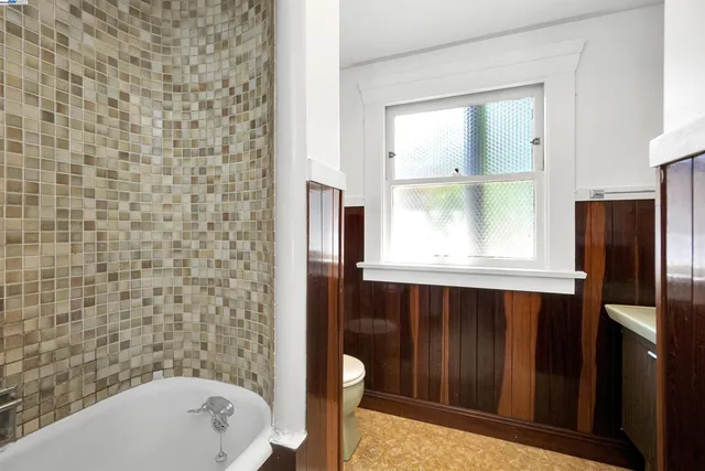 $925,000 | 57 Entrada Avenue, Oakland, CA 94611