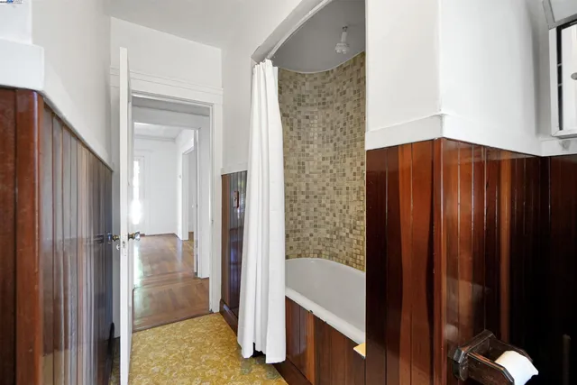 $925,000 | 57 Entrada Avenue, Oakland, CA 94611