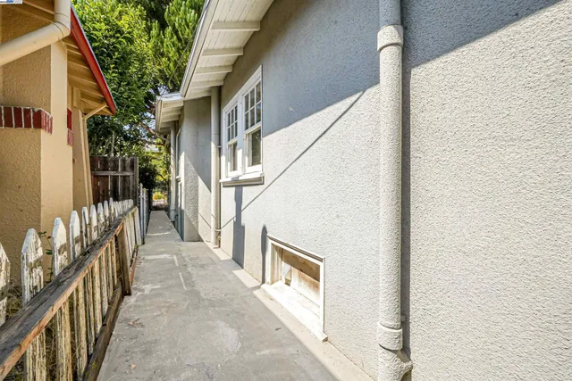 $925,000 | 57 Entrada Avenue, Oakland, CA 94611