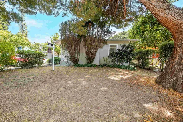 $925,000 | 57 Entrada Avenue, Oakland, CA 94611