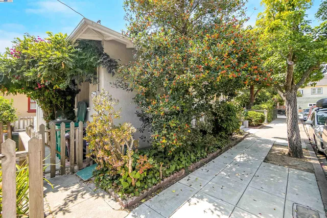 $925,000 | 57 Entrada Avenue, Oakland, CA 94611