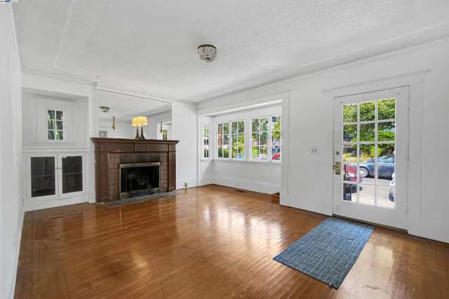 $925,000 | 57 Entrada Avenue, Oakland, CA 94611
