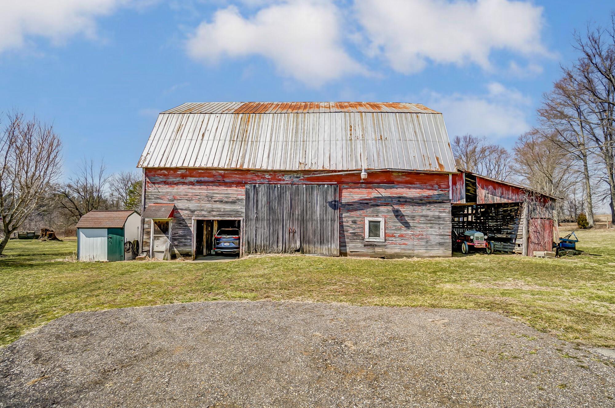 11135 Basil Road Northwest Baltimore, OH 43105 - Photo 6 of 80 Livestock Barn - 11135 Basil Road NW, Baltimore, OH 43105