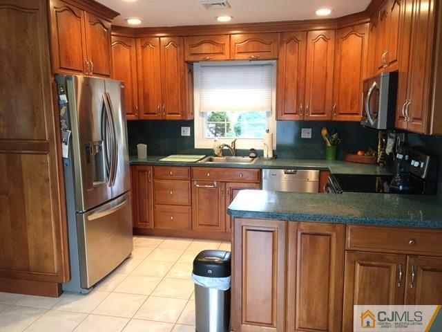 25 Tamarack Road Somerset, NJ 08873 - Photo 5 of 15 Gallery Image 5