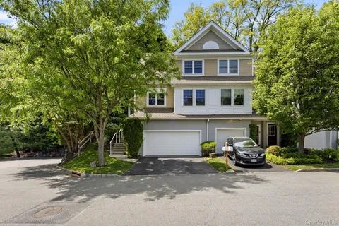 $734,000 | 94 Hillcrest Lane, Peekskill, NY 10566
