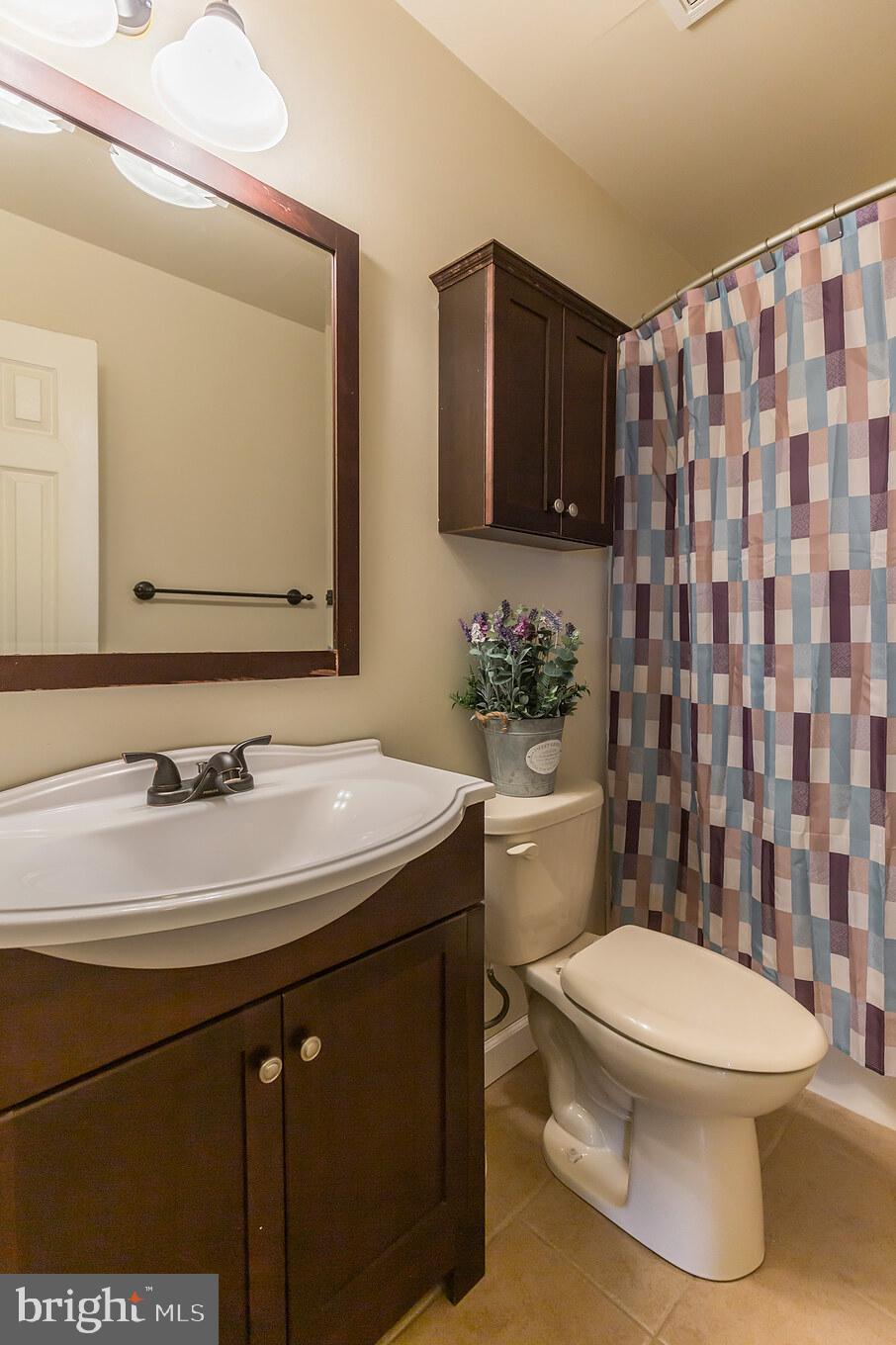 6010 Hillside Road St. Leonard, MD 20685 - Photo 22 of 29 Upper Level bathroom