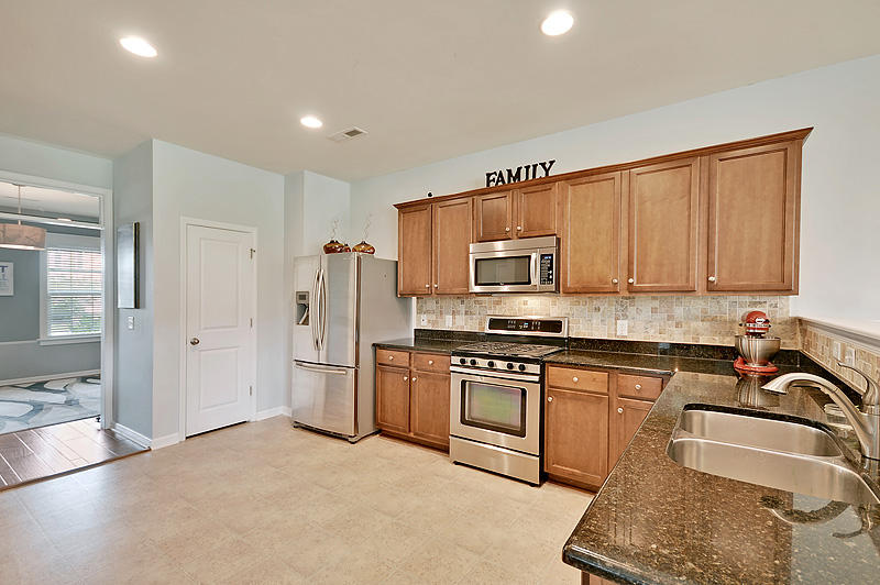174 Decatur Drive Summerville, SC 29486 - Photo 8 of 46 Kitchen with granite counter tops