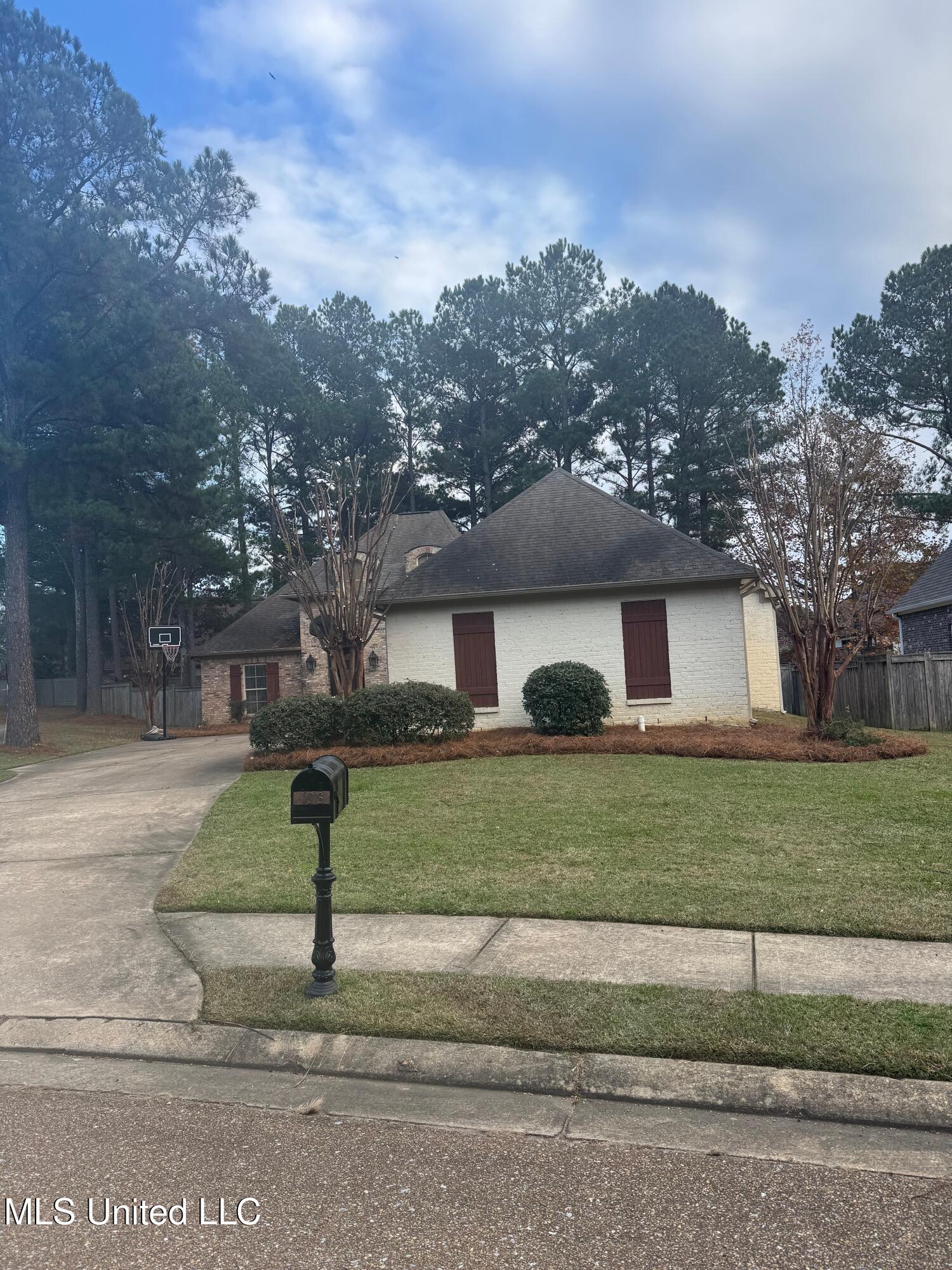 106 Elm Court Madison, MS 39110 - Photo 2 of 23 Image 02