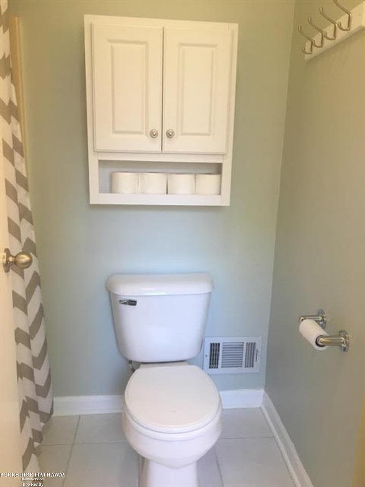 603 Renshaw Street Rochester, MI 48307 - Photo 14 of 34 Bathroom