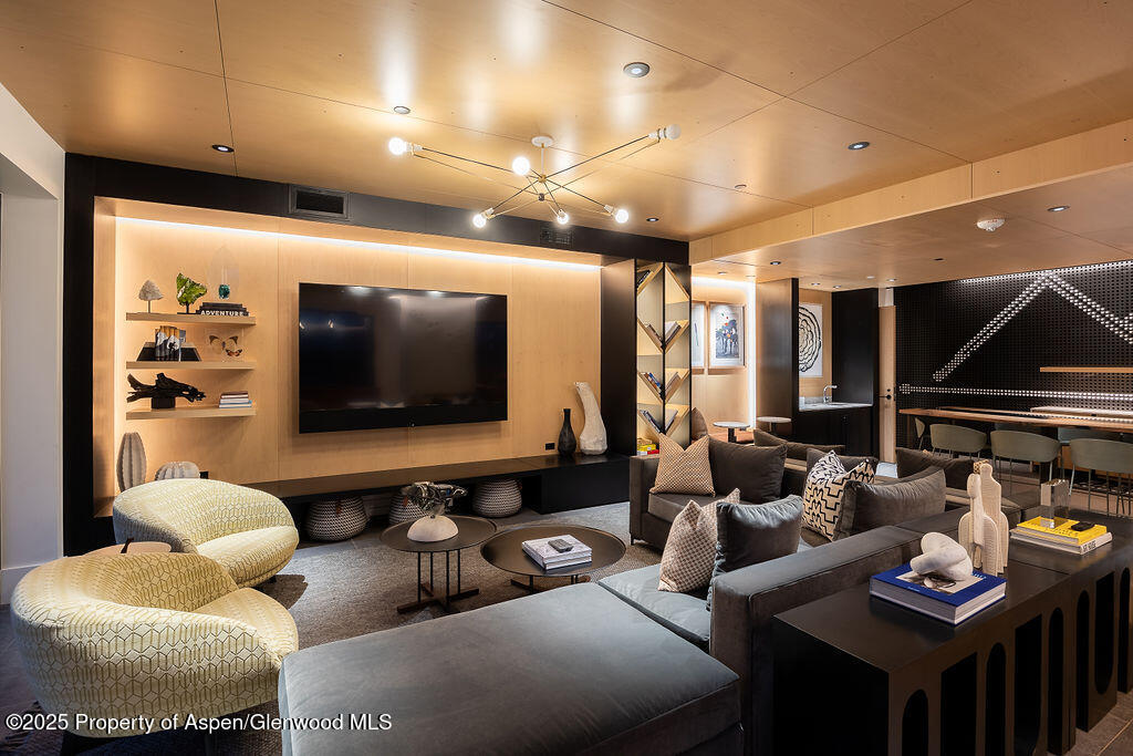 119 Wood Road, Unit 206 Snowmass Village, CO 81615 - Photo 22 of 30 ElectricPassLodge308forKarina-33