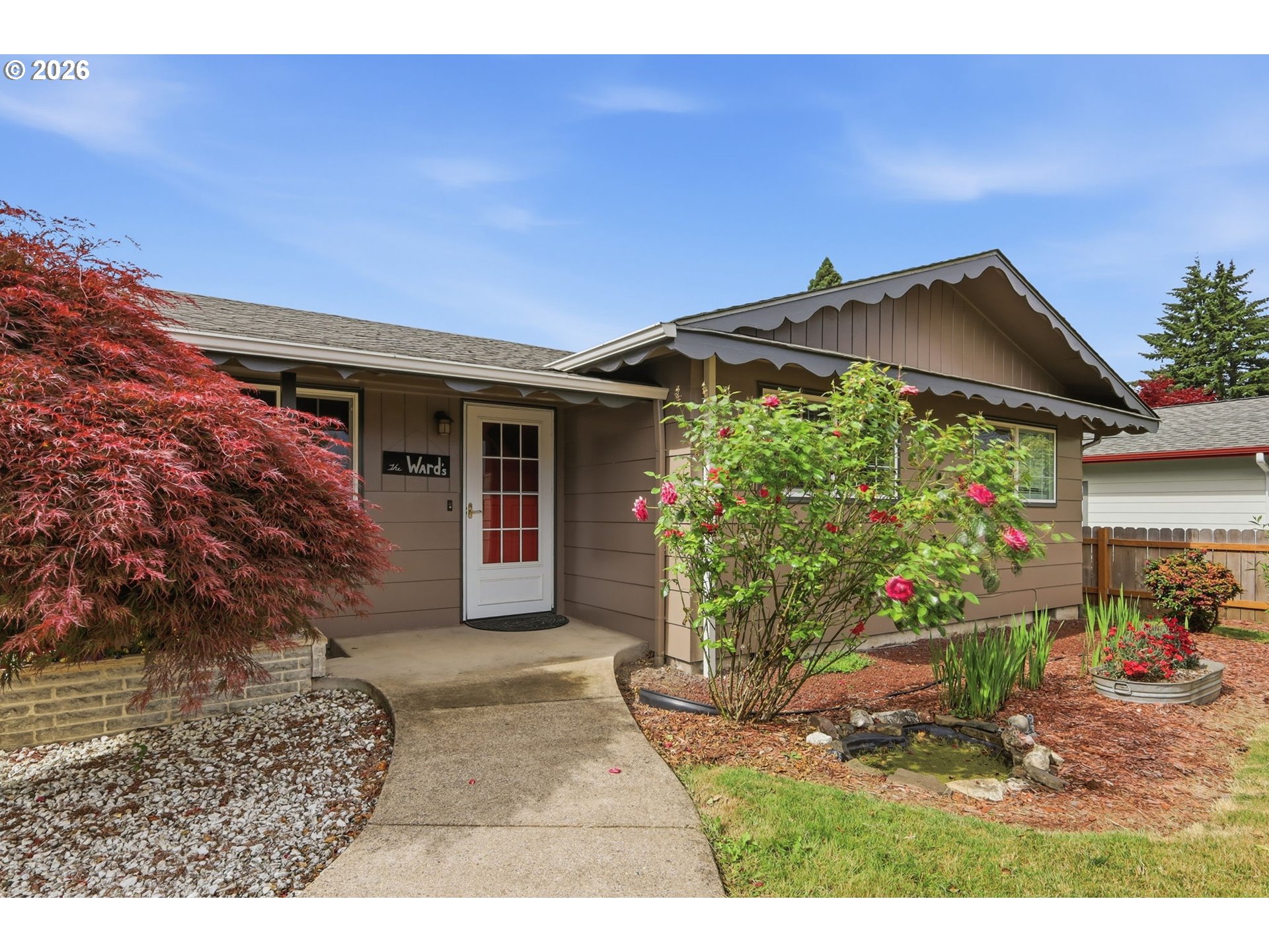 1082 Dondea Street Springfield, OR 97478 - Photo 3 of 35