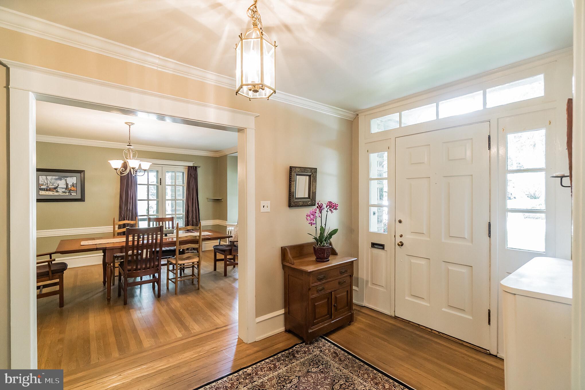417 East Waverly Road Wyncote, PA 19095 - Photo 7 of 54 Foyer looking into dining room