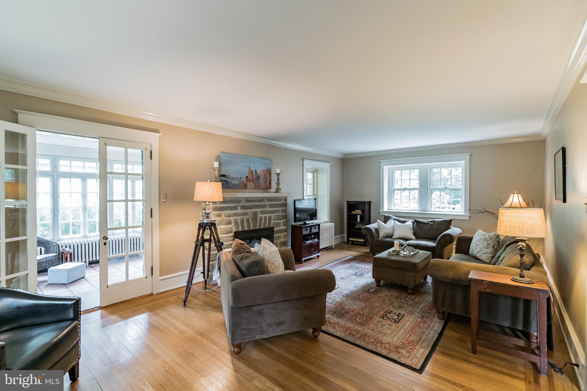 417 East Waverly Road Wyncote, PA 19095 - Photo 8 of 54 Living room
