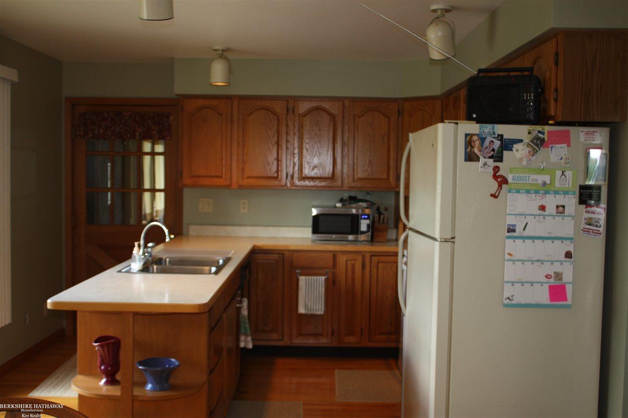 5048 Rochester Road Leonard, MI 48367 - Photo 3 of 68 31299621-2.JPG