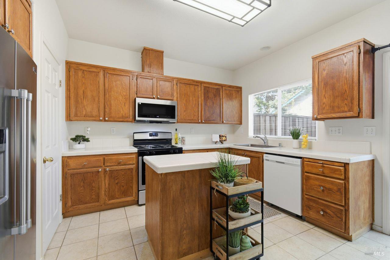 1439 Grey Hawk Way Santa Rosa, CA 95409 - Photo 14 of 37