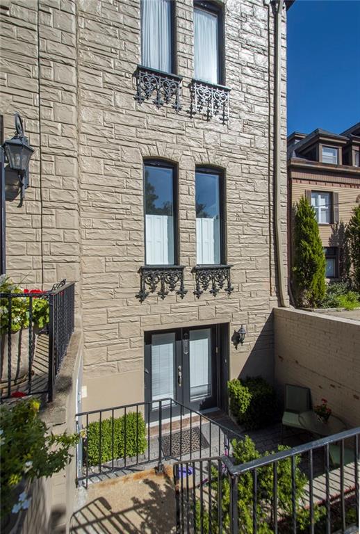 5807 1/2 Fifth Avenue Pittsburgh, PA 15232 - Photo 1 of 6