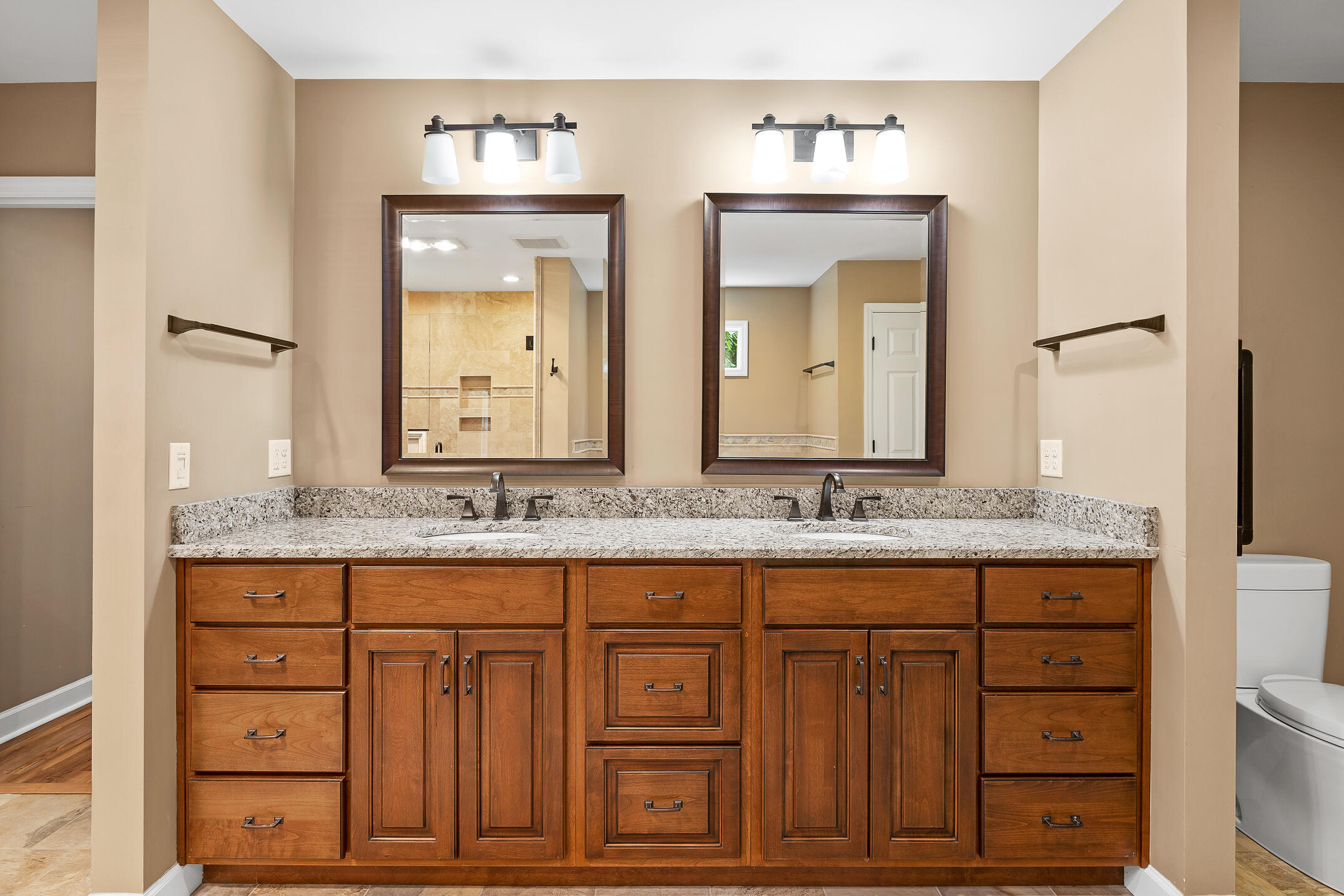 2040 Rock Bluff Road Hixson, TN 37343 - Photo 16 of 33 His and her's sinks